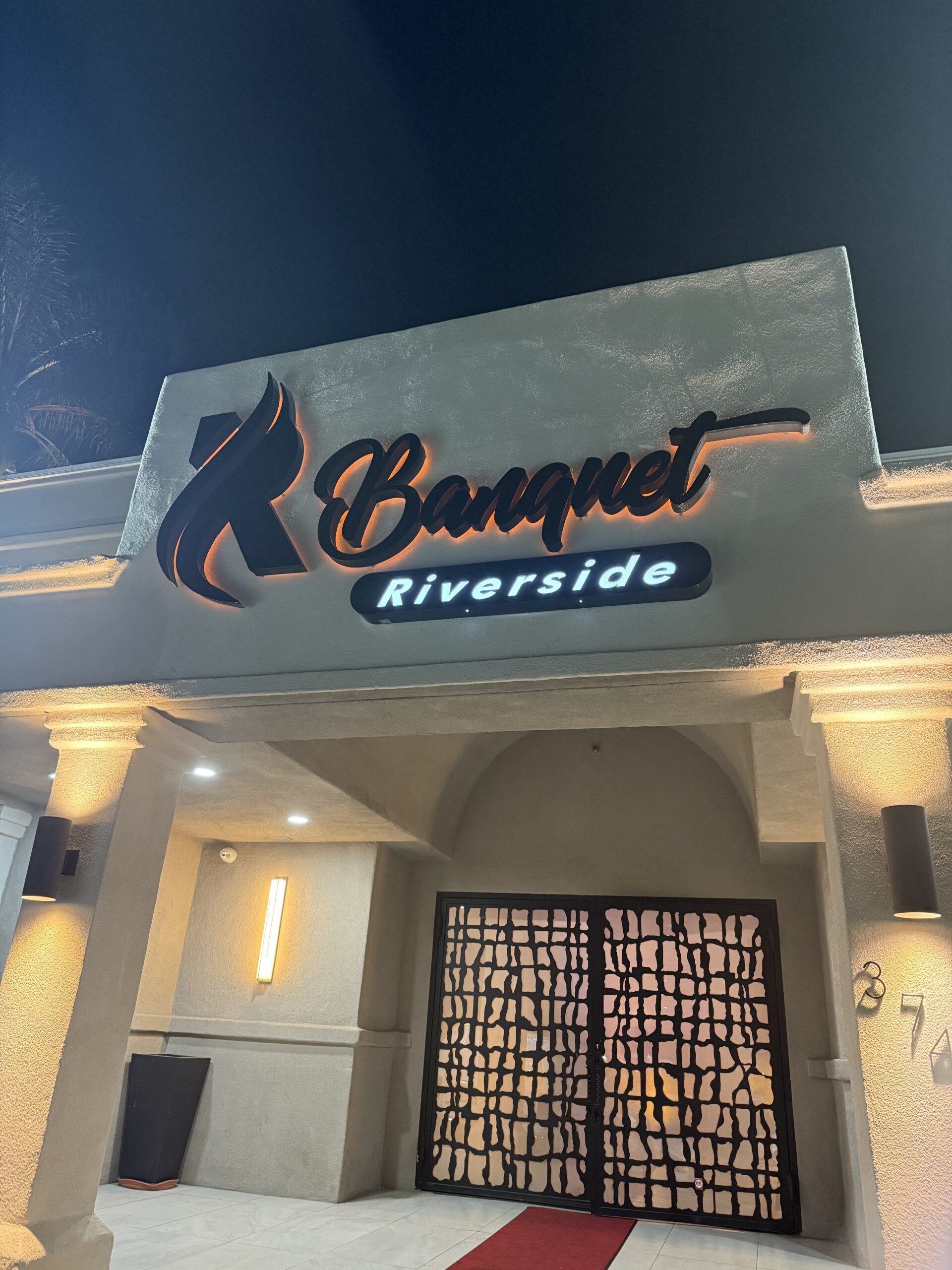 R Banquet-Riverside luxury event venue entrance